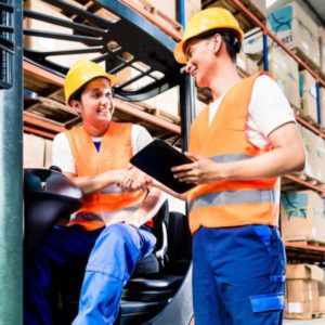 Formations SST Québec : chariots élévateurs, nacelles, appareils de levage. Formateurs certifiés se déplacent chez vous. Contactez MCA Ressources.